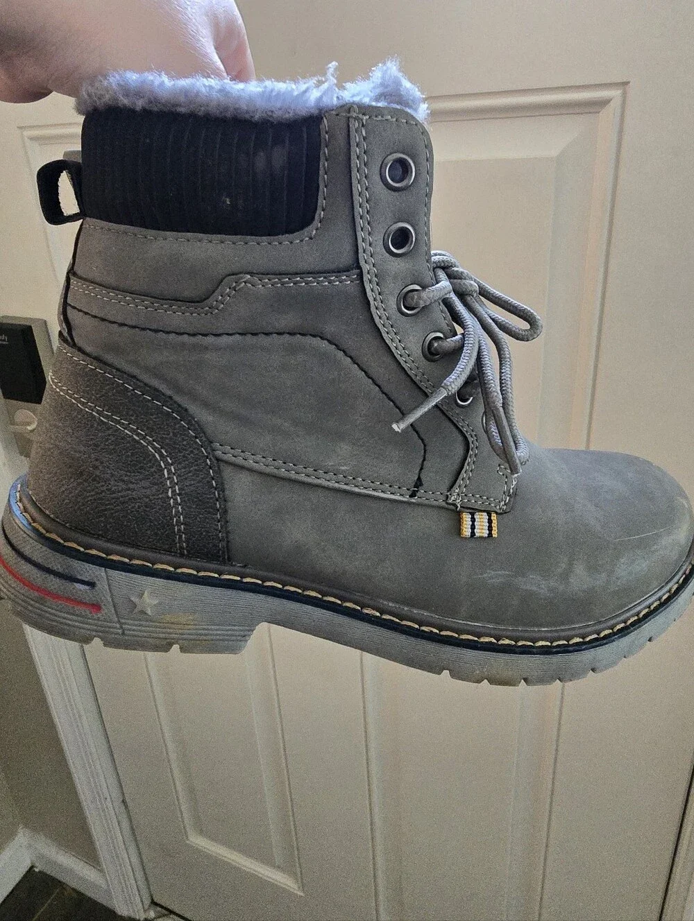 Quatchi Gray Lace-Up Winter Boots with Faux Fur Lining Sz 39